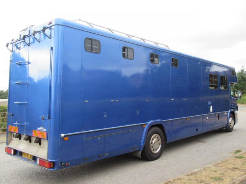 15-693-Beautiful 18 Ton Scania Oakley Supreme. Stalled for 6 with smart luxury living. Sleeping for 4. Large bathroom. Horsebox from new. Pristine condition throughout